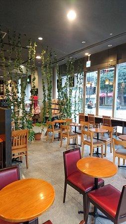 Tully's Coffee Nakasu-Geitsu